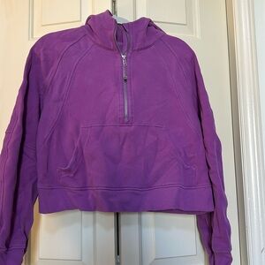 Lululemon scuba 1/2 zip. Size M/L